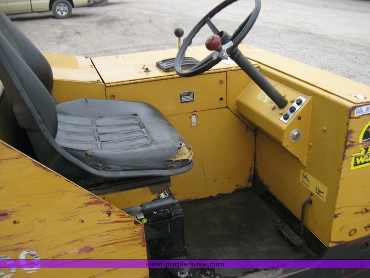 image for item 3032 Wacker R100B vibratory compactor roller