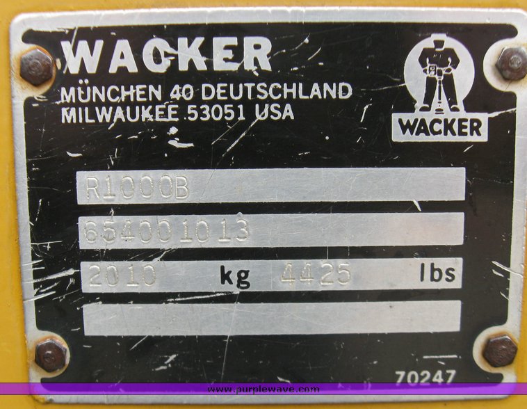 image for item 3032 Wacker R100B vibratory compactor roller