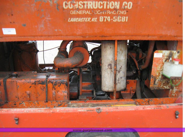 image for item 3033 Joy Sullivan Industires air compressor