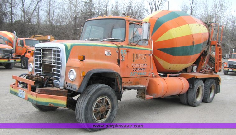 image for item 3035 1980 Ford 9000 tandem axle concrete truck
