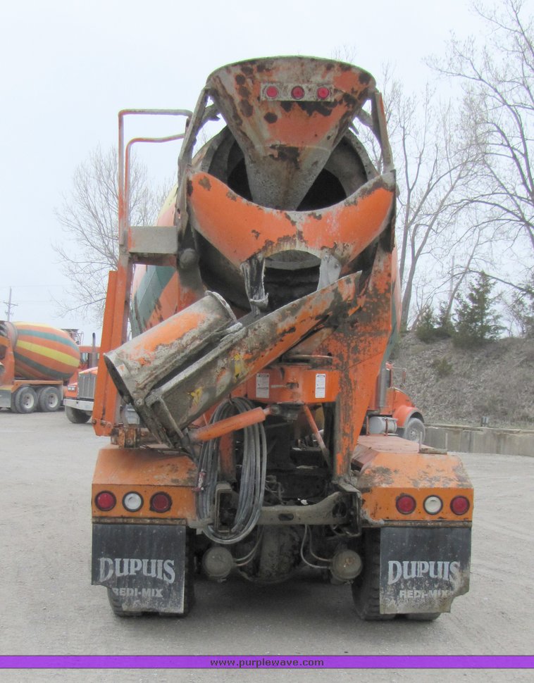 image for item 3035 1980 Ford 9000 tandem axle concrete truck