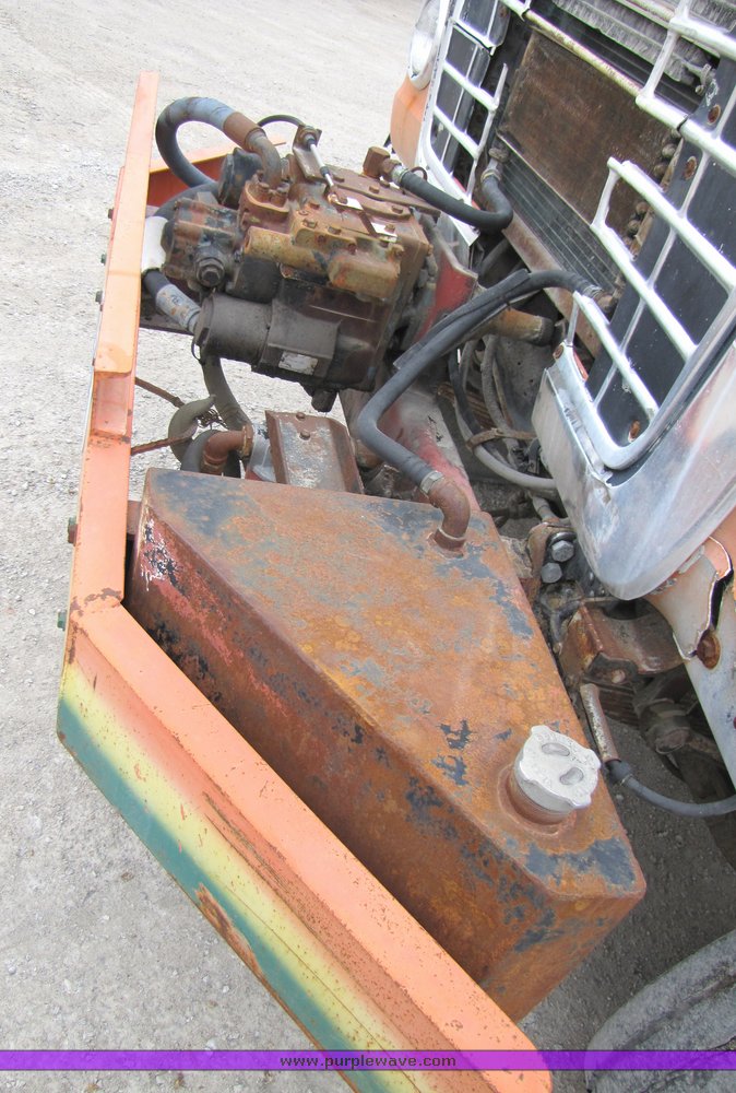 image for item 3035 1980 Ford 9000 tandem axle concrete truck