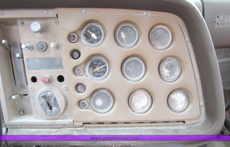 image for item 3035 1980 Ford 9000 tandem axle concrete truck