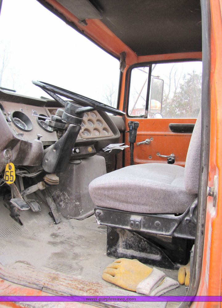 image for item 3035 1980 Ford 9000 tandem axle concrete truck