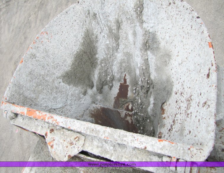 image for item 3035 1980 Ford 9000 tandem axle concrete truck