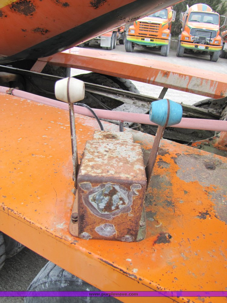 image for item 3035 1980 Ford 9000 tandem axle concrete truck