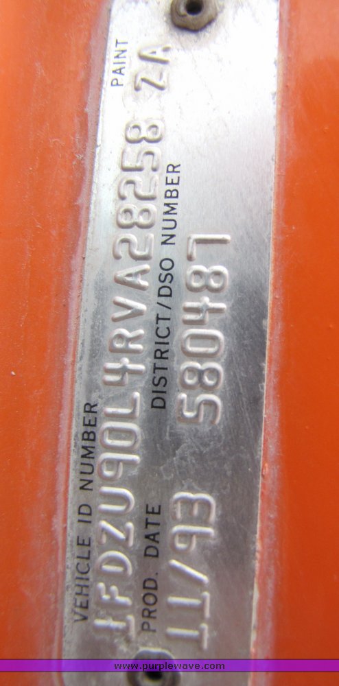 image for item 3036 1994 Ford L9000 tandem axle concrete truck