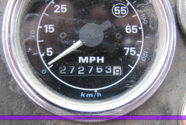 image for item 3036 1994 Ford L9000 tandem axle concrete truck