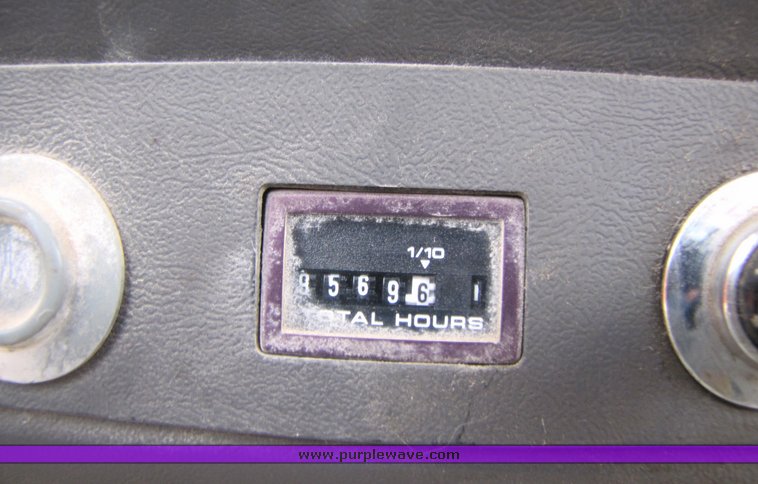 image for item 3036 1994 Ford L9000 tandem axle concrete truck