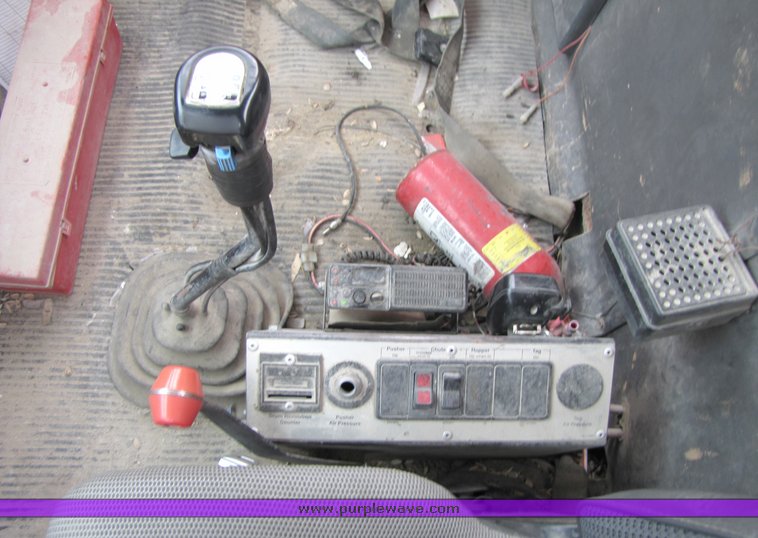 image for item 3036 1994 Ford L9000 tandem axle concrete truck