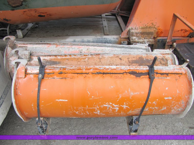 image for item 3036 1994 Ford L9000 tandem axle concrete truck