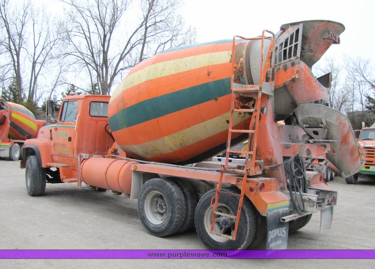 image for item 3037 1994 Ford L9000 tandem axle concrete mixer truck