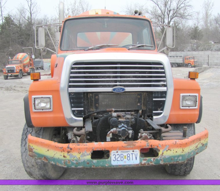 image for item 3037 1994 Ford L9000 tandem axle concrete mixer truck