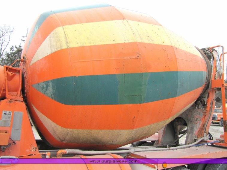 image for item 3037 1994 Ford L9000 tandem axle concrete mixer truck