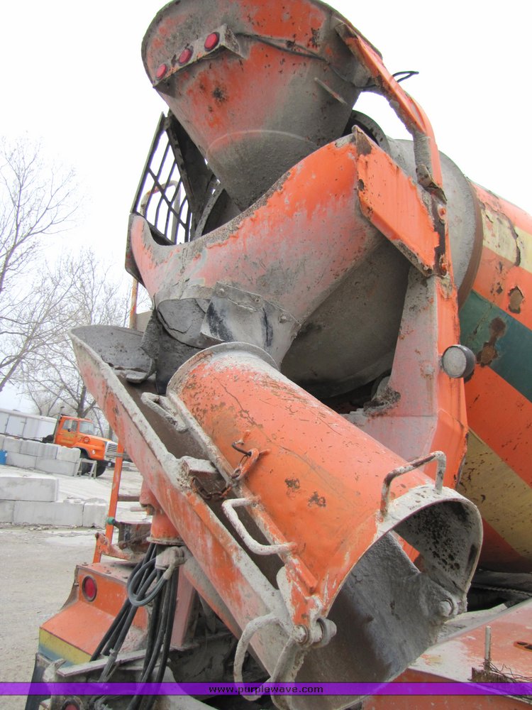 image for item 3037 1994 Ford L9000 tandem axle concrete mixer truck