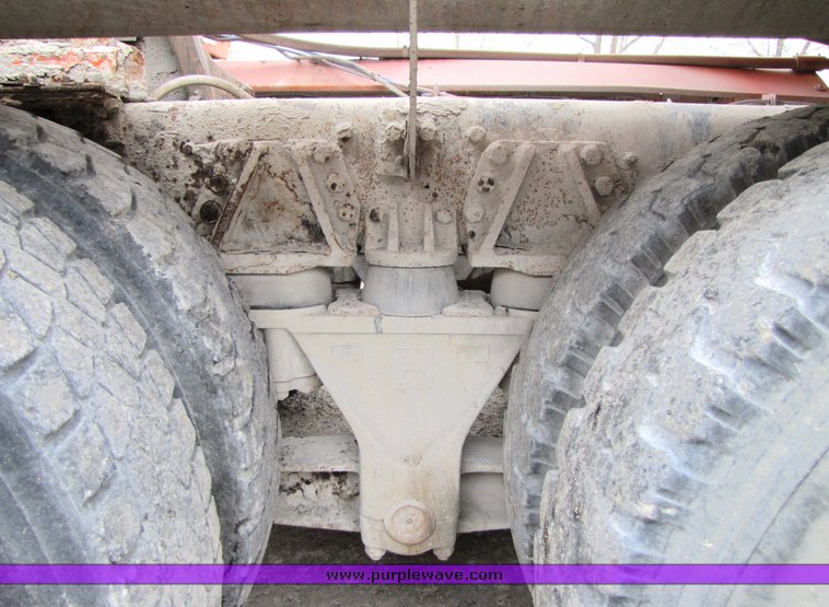 image for item 3037 1994 Ford L9000 tandem axle concrete mixer truck