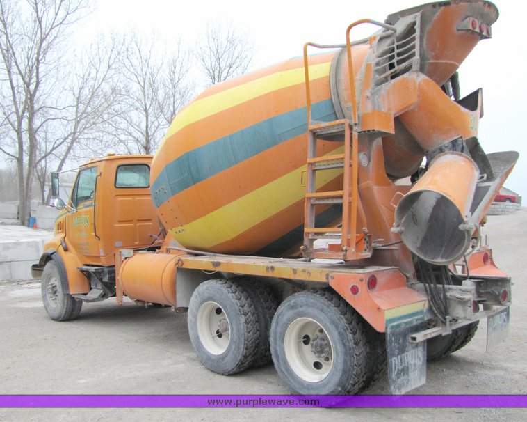 image for item 3038 1996 Ford Louisville tandem axle concrete truck