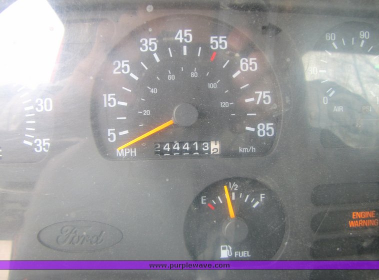 image for item 3038 1996 Ford Louisville tandem axle concrete truck