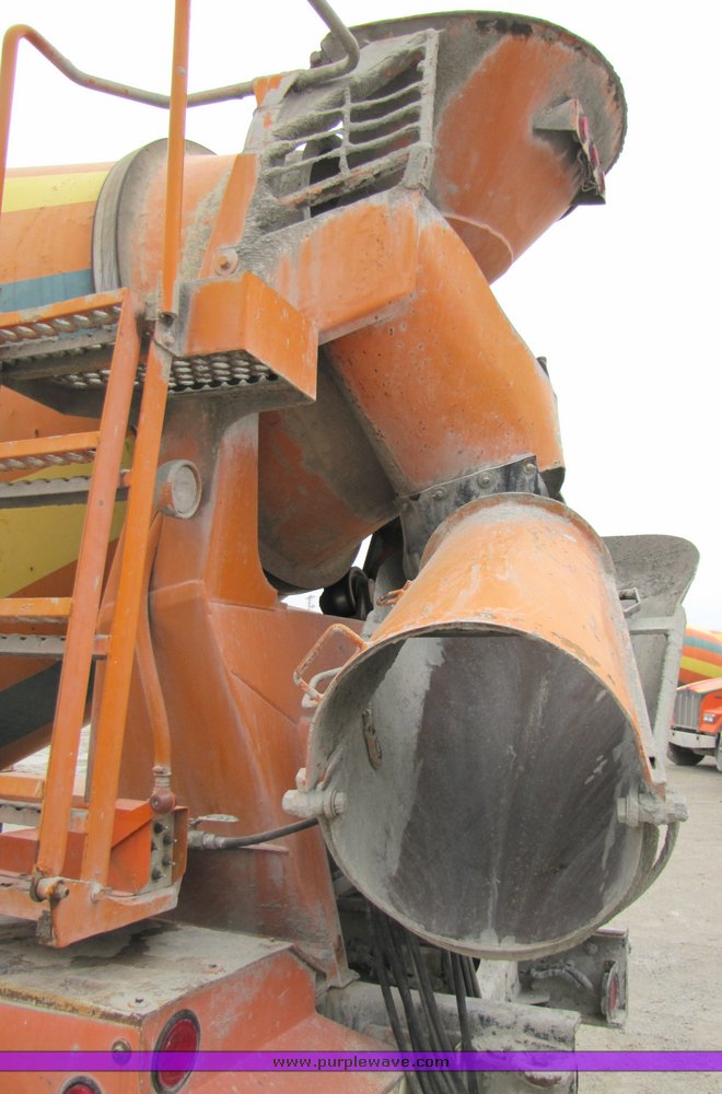 image for item 3038 1996 Ford Louisville tandem axle concrete truck