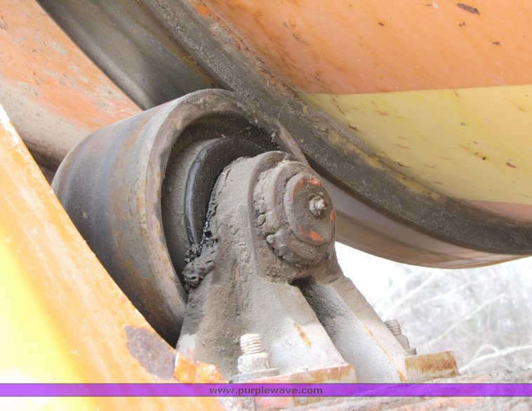 image for item 3038 1996 Ford Louisville tandem axle concrete truck