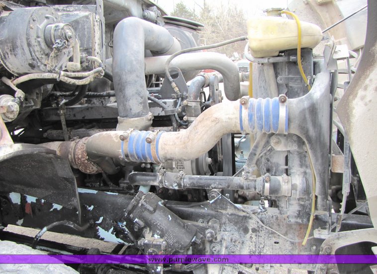 image for item 3038 1996 Ford Louisville tandem axle concrete truck