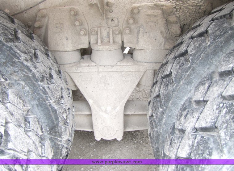 image for item 3038 1996 Ford Louisville tandem axle concrete truck