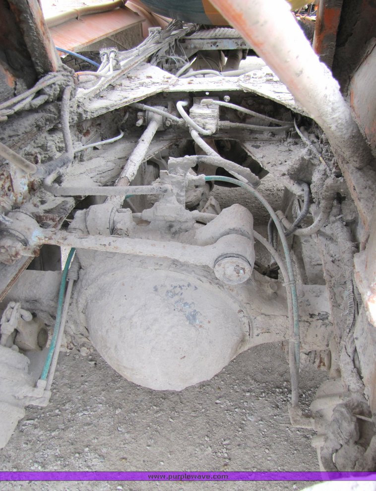 image for item 3038 1996 Ford Louisville tandem axle concrete truck