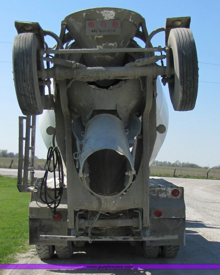 image for item 3044 1993 Mack 600 RD 600 cement mixer truck