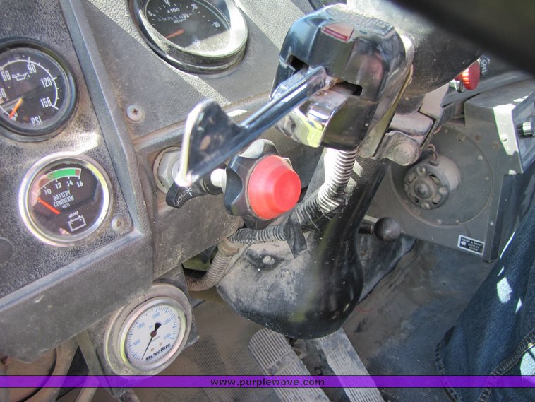 image for item 3044 1993 Mack 600 RD 600 cement mixer truck