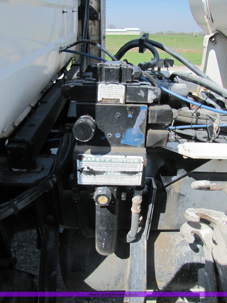 image for item 3044 1993 Mack 600 RD 600 cement mixer truck