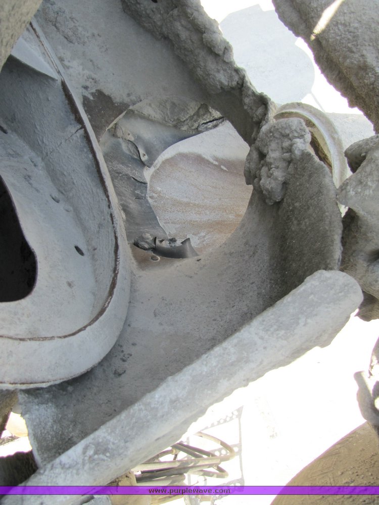 image for item 3044 1993 Mack 600 RD 600 cement mixer truck