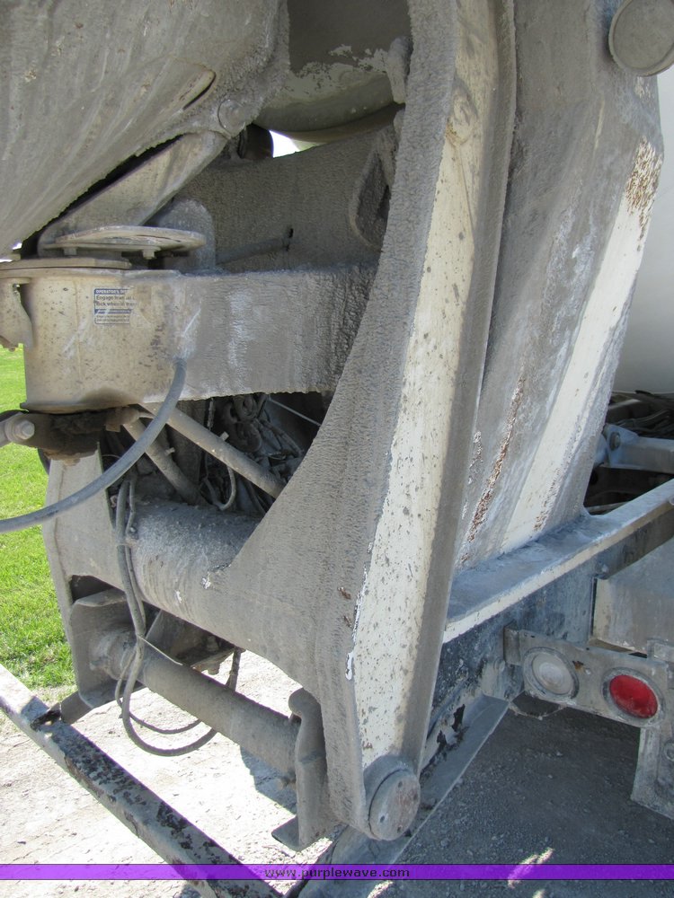 image for item 3044 1993 Mack 600 RD 600 cement mixer truck