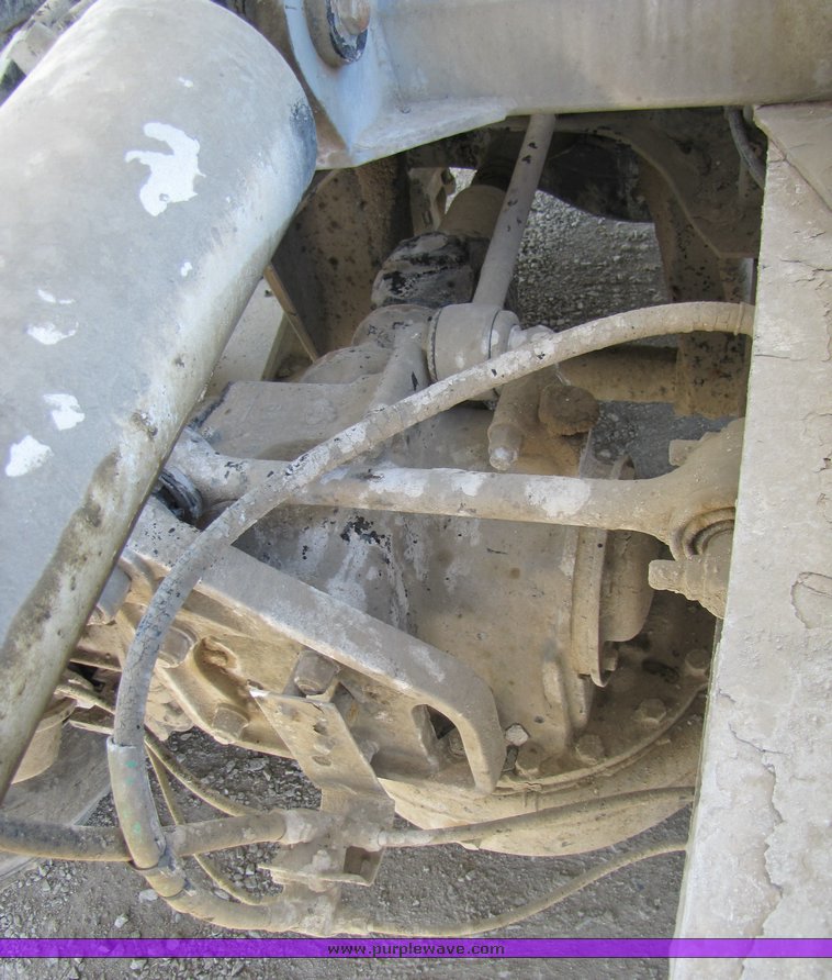 image for item 3044 1993 Mack 600 RD 600 cement mixer truck