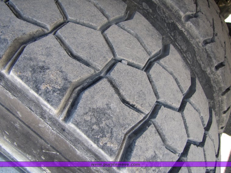 image for item 3044 1993 Mack 600 RD 600 cement mixer truck