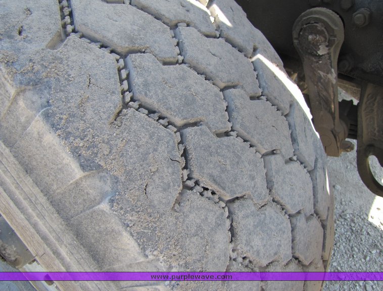 image for item 3044 1993 Mack 600 RD 600 cement mixer truck