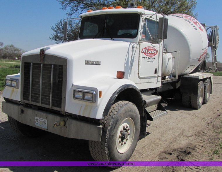 image for item 3045 1992 Kenworth Construct W900 cement mixer truck