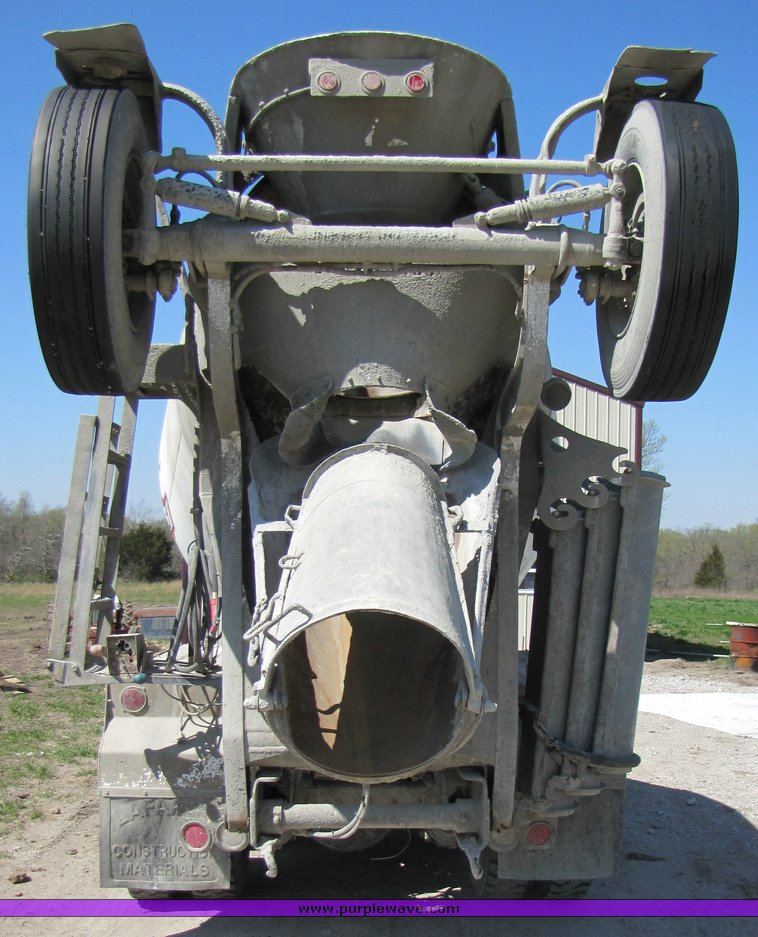 image for item 3045 1992 Kenworth Construct W900 cement mixer truck