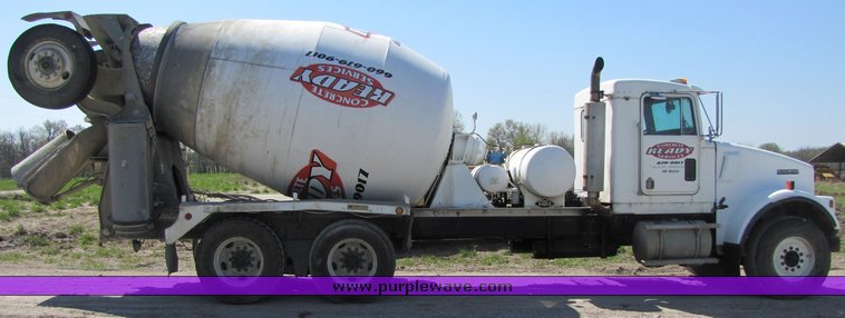 image for item 3045 1992 Kenworth Construct W900 cement mixer truck