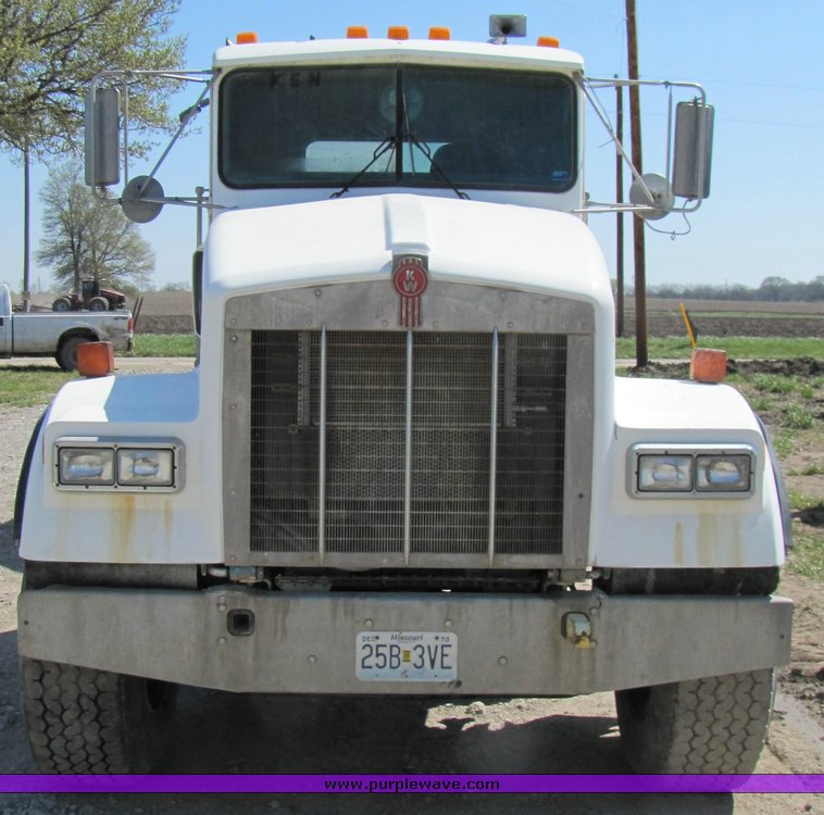 image for item 3045 1992 Kenworth Construct W900 cement mixer truck