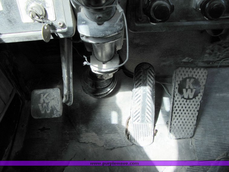 image for item 3045 1992 Kenworth Construct W900 cement mixer truck