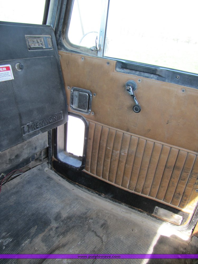 image for item 3045 1992 Kenworth Construct W900 cement mixer truck