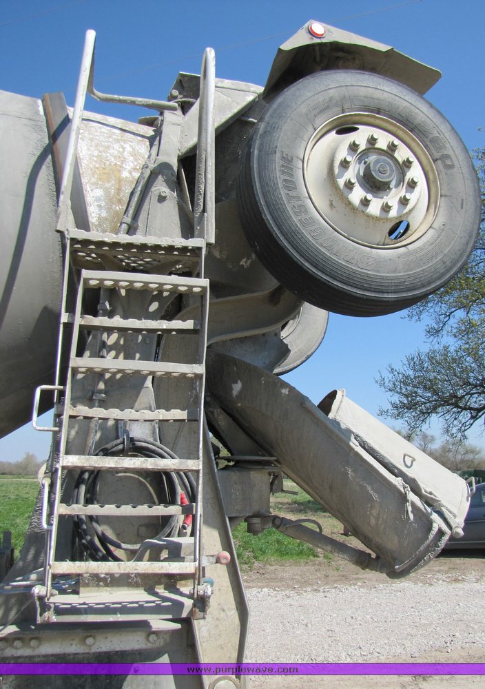 image for item 3045 1992 Kenworth Construct W900 cement mixer truck