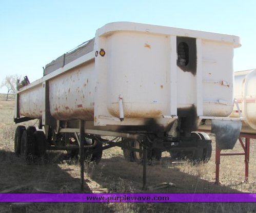 image for item 3086 1979 Cherokee 30' tandem axle end dump trailer