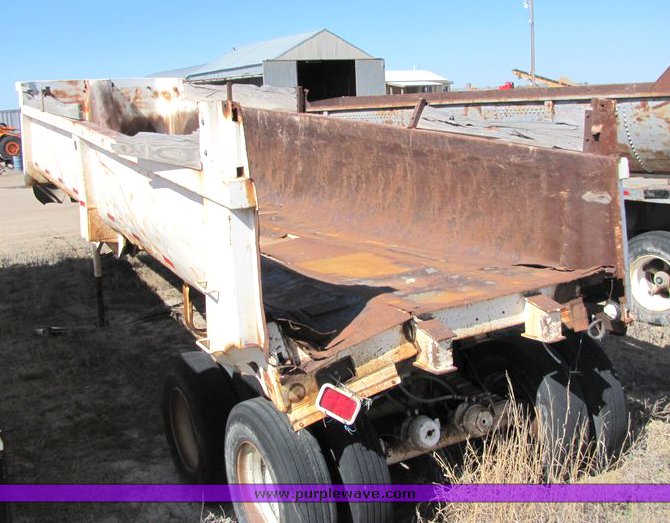 image for item 3086 1979 Cherokee 30' tandem axle end dump trailer