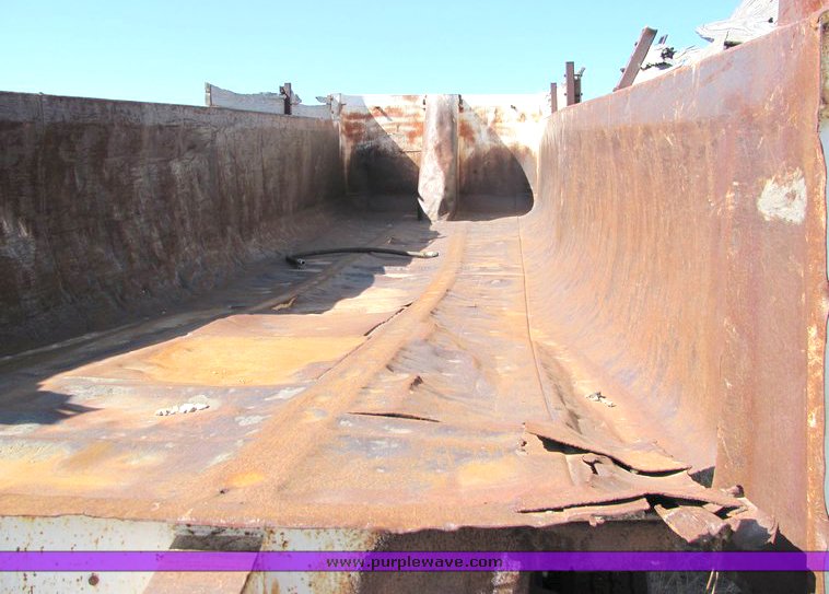 image for item 3086 1979 Cherokee 30' tandem axle end dump trailer