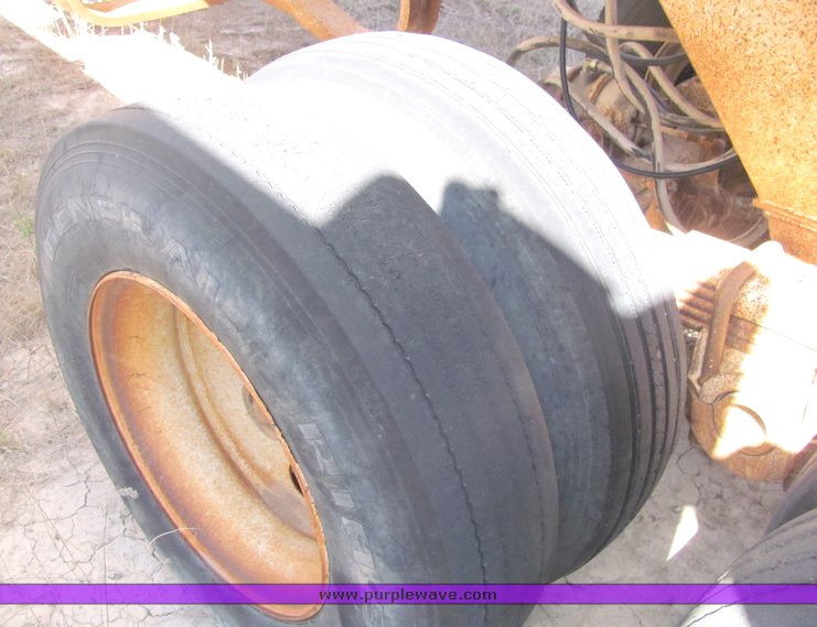 image for item 3086 1979 Cherokee 30' tandem axle end dump trailer