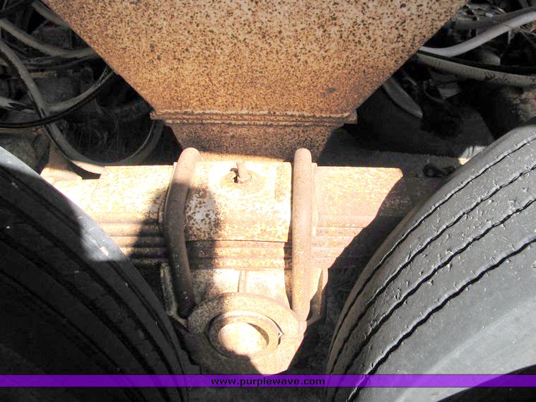 image for item 3086 1979 Cherokee 30' tandem axle end dump trailer