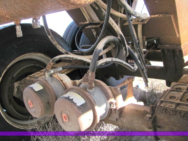 image for item 3086 1979 Cherokee 30' tandem axle end dump trailer