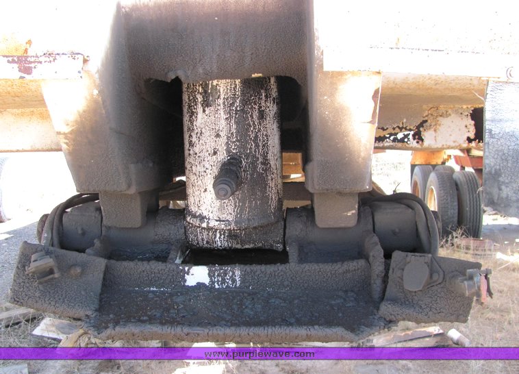 image for item 3086 1979 Cherokee 30' tandem axle end dump trailer