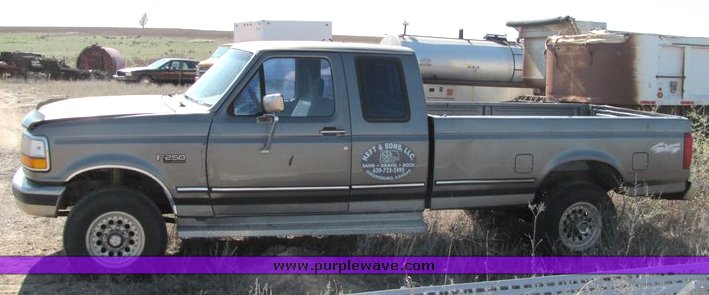image for item 3088 1992 Ford F250 XLT extended cab pickup